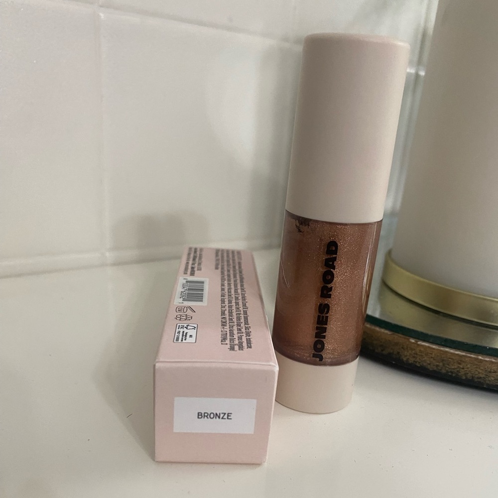 NIB JONES ROAD SHIMMER FACE OIL in color BRONZE